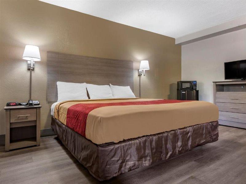 Econo Lodge Dewitt I-90 Экстерьер фото