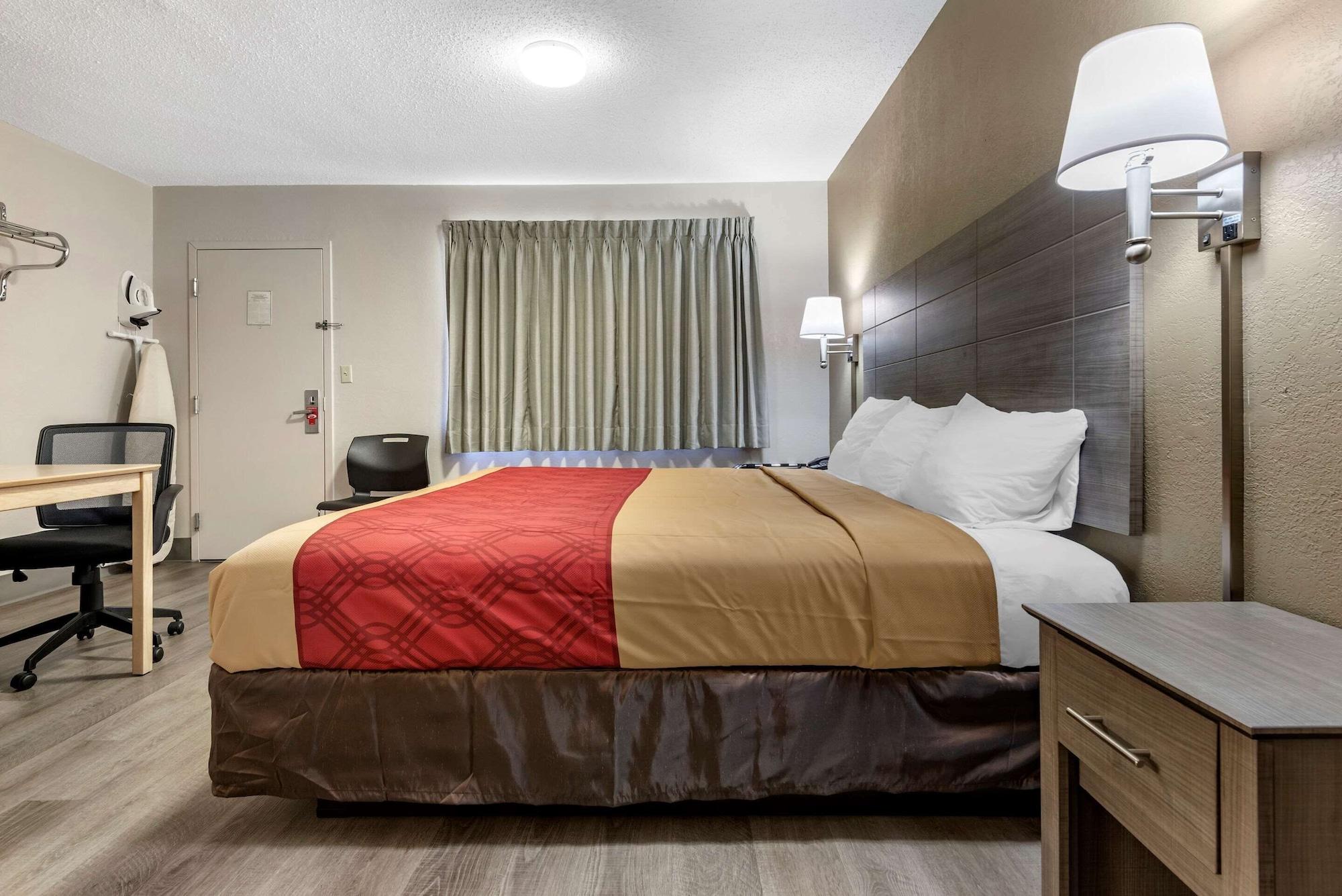 Econo Lodge Dewitt I-90 Экстерьер фото