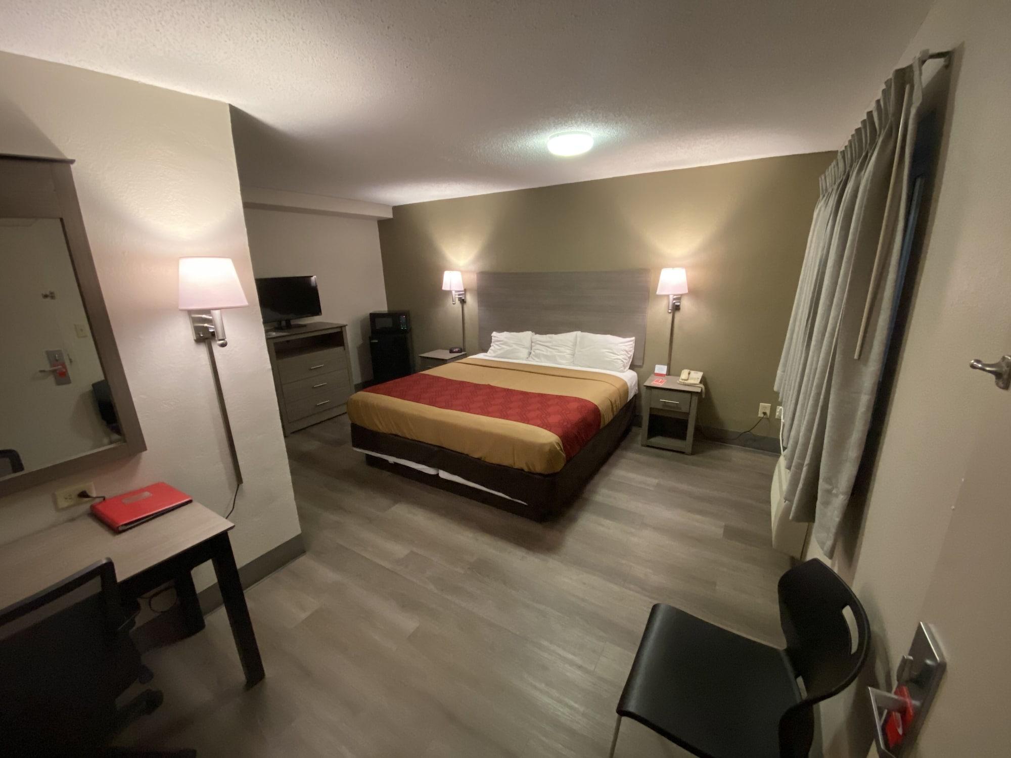 Econo Lodge Dewitt I-90 Экстерьер фото
