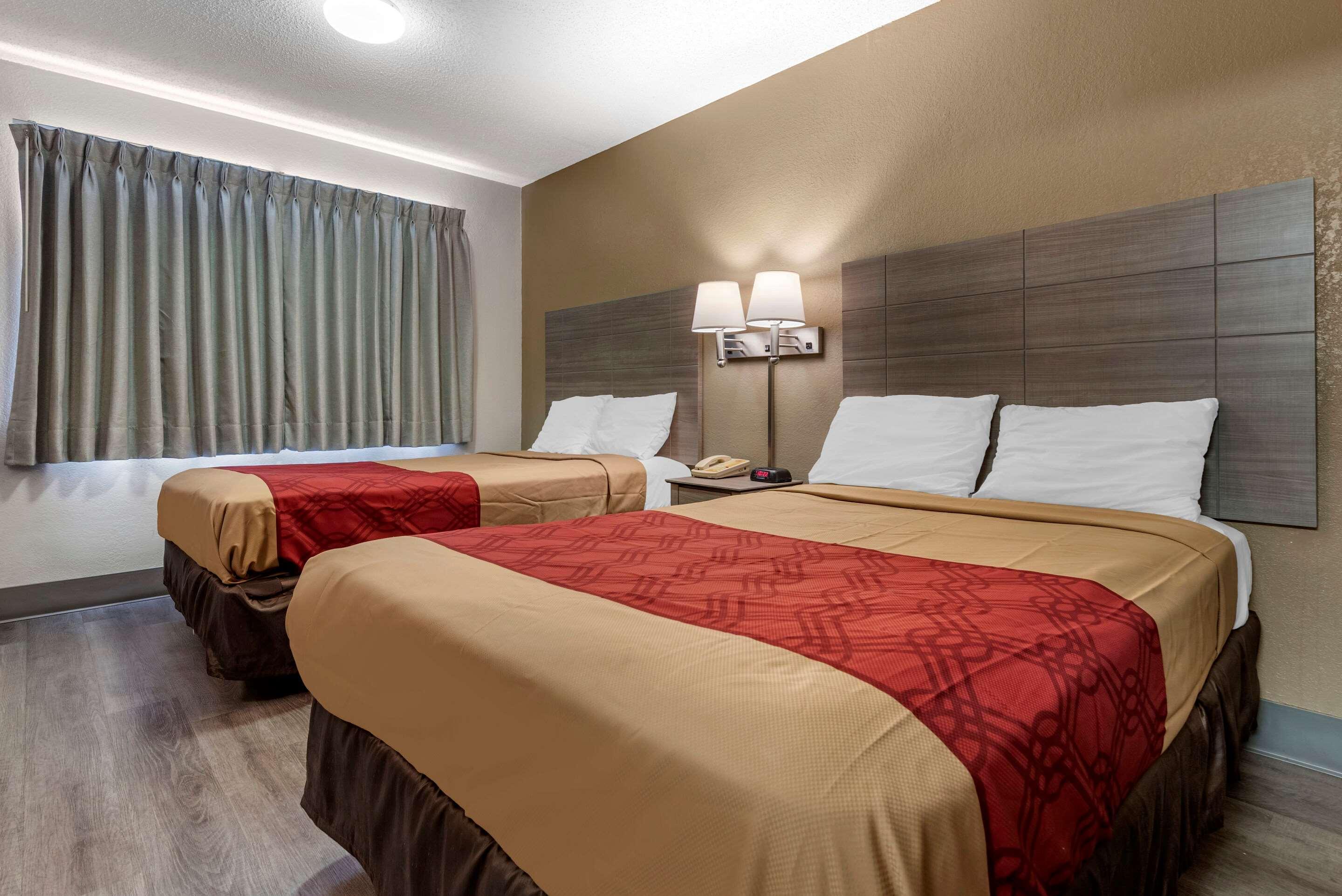 Econo Lodge Dewitt I-90 Экстерьер фото