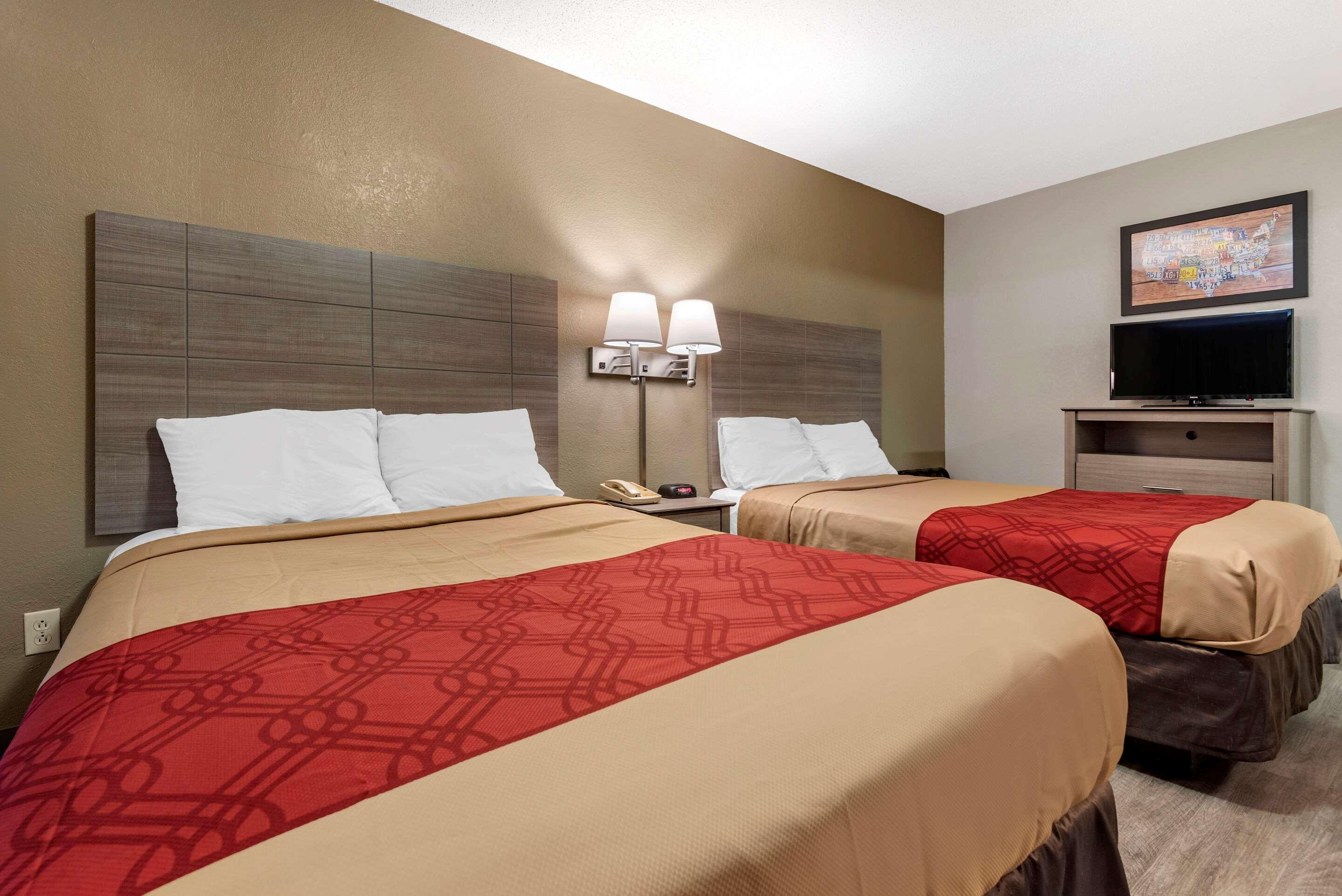 Econo Lodge Dewitt I-90 Экстерьер фото