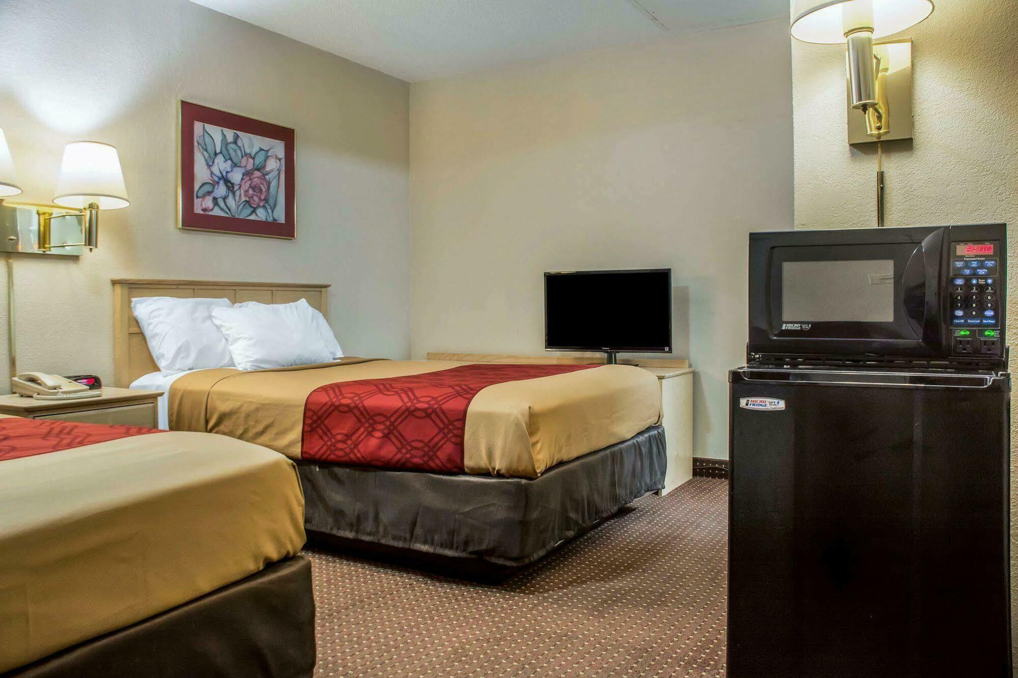 Econo Lodge Dewitt I-90 Экстерьер фото
